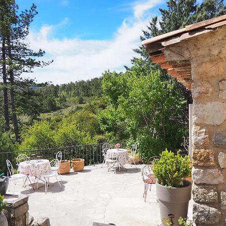 Chambre Familiale Avec Terrasse Aux Portes Du Verdon Apartman Trigance Kültér fotó