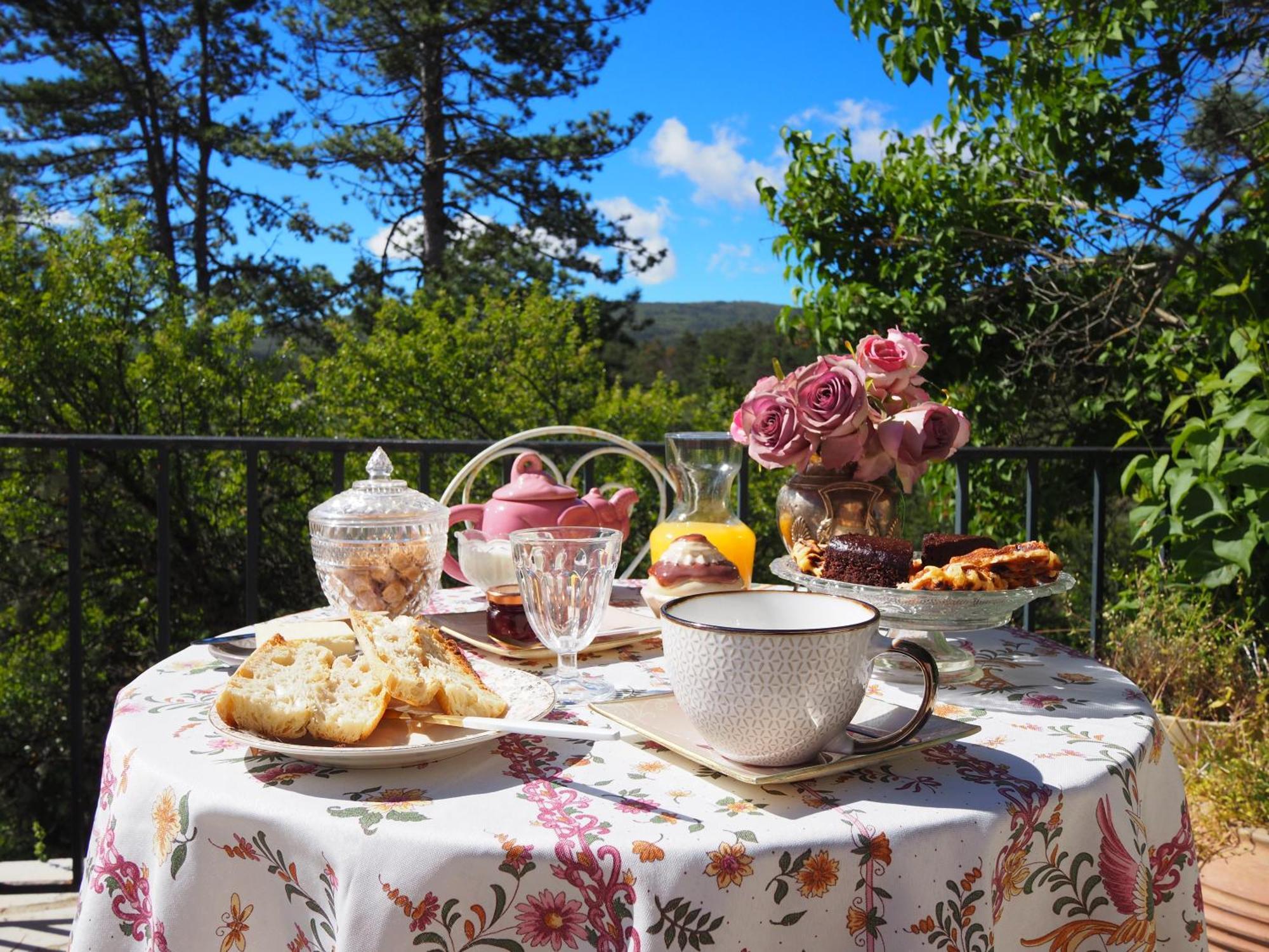Chambre Familiale Avec Terrasse Aux Portes Du Verdon Apartman Trigance Kültér fotó